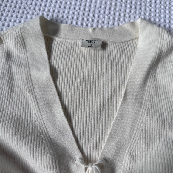 Abercrombie Knit Sweater - Picture 2 of 4
